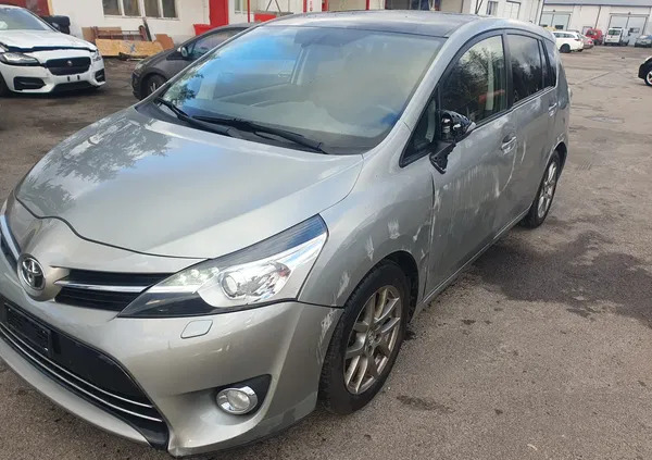 toyota verso Toyota Verso cena 35300 przebieg: 116480, rok produkcji 2014 z Garwolin